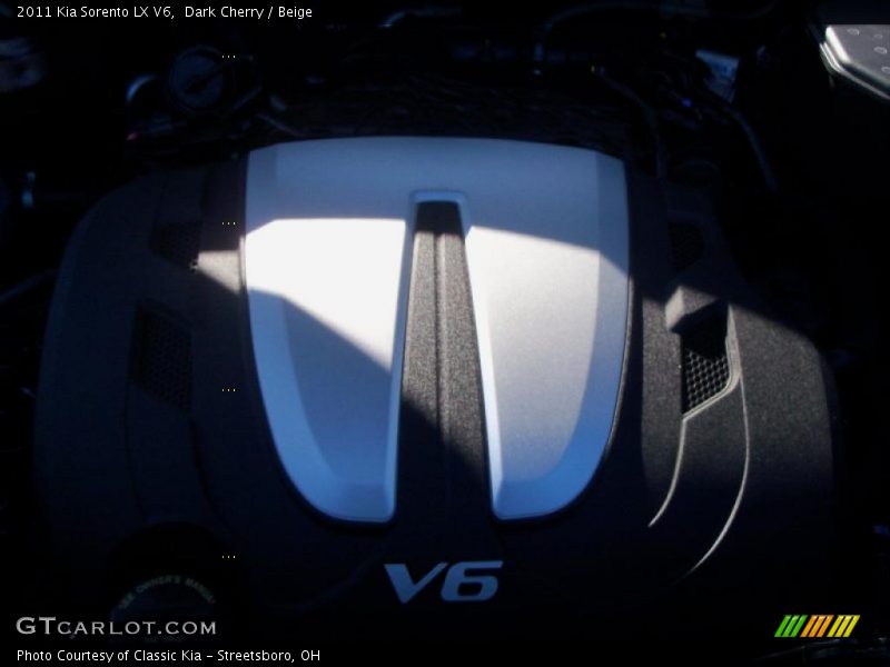 Dark Cherry / Beige 2011 Kia Sorento LX V6