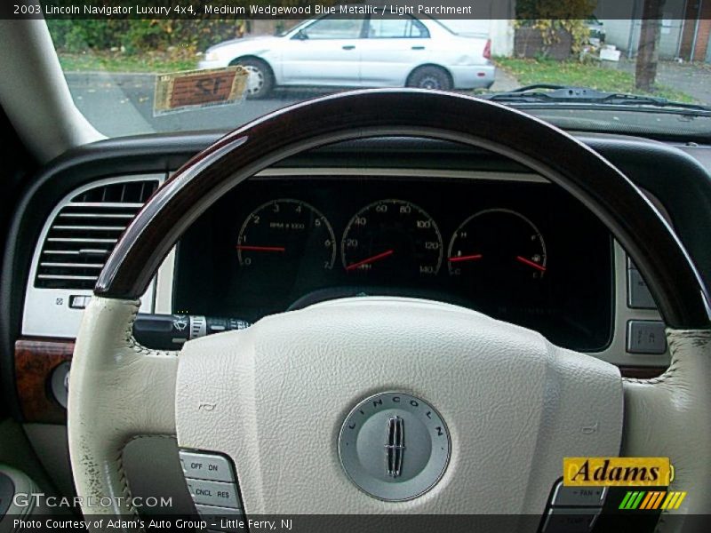 Medium Wedgewood Blue Metallic / Light Parchment 2003 Lincoln Navigator Luxury 4x4