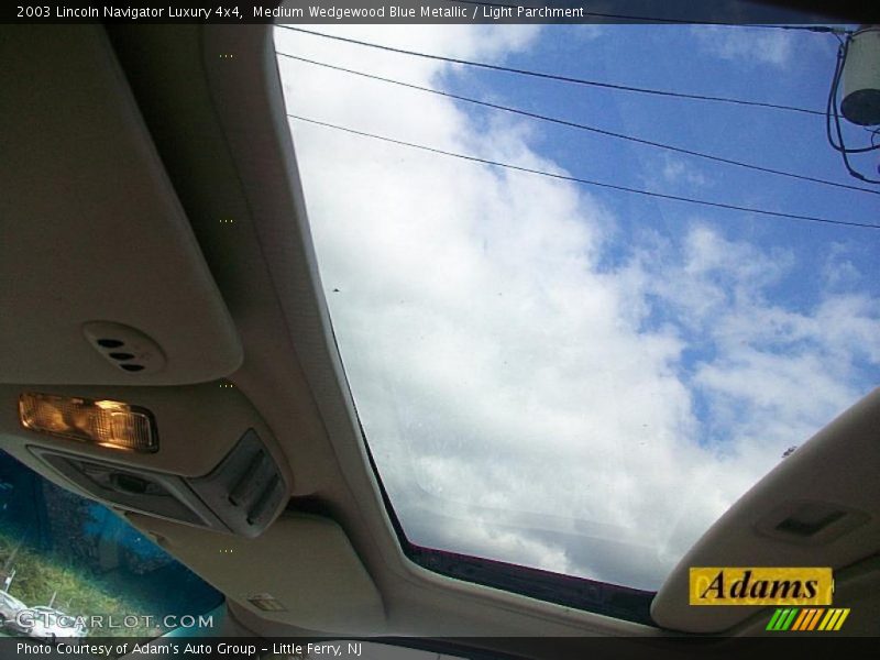 Medium Wedgewood Blue Metallic / Light Parchment 2003 Lincoln Navigator Luxury 4x4