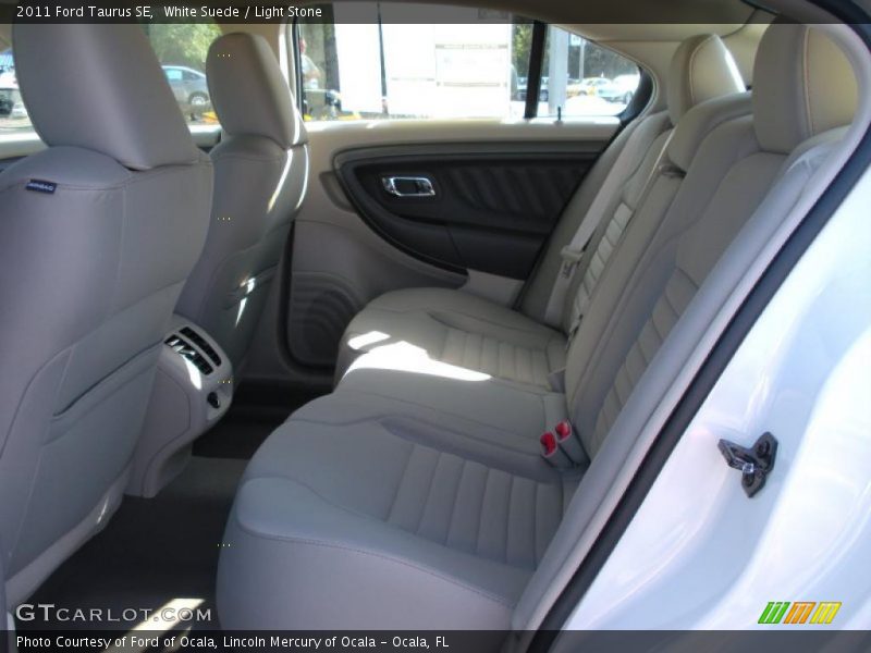  2011 Taurus SE Light Stone Interior