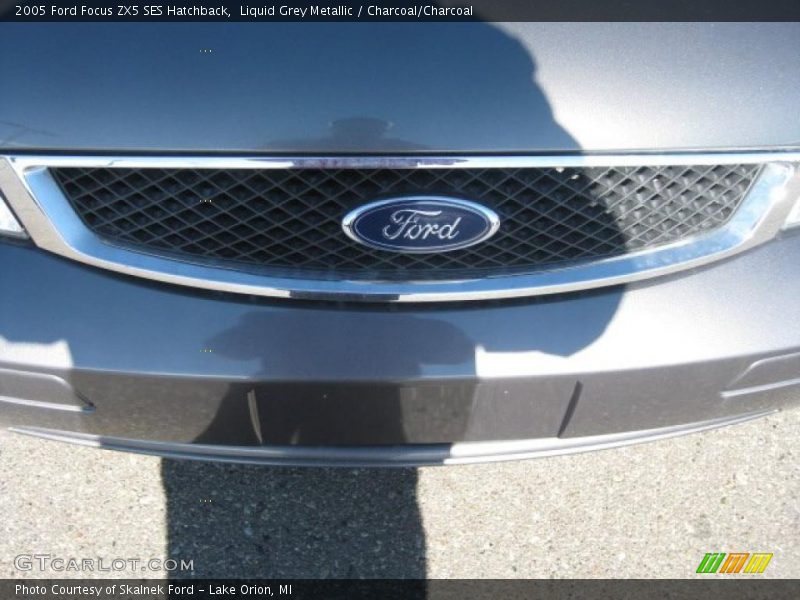 Liquid Grey Metallic / Charcoal/Charcoal 2005 Ford Focus ZX5 SES Hatchback