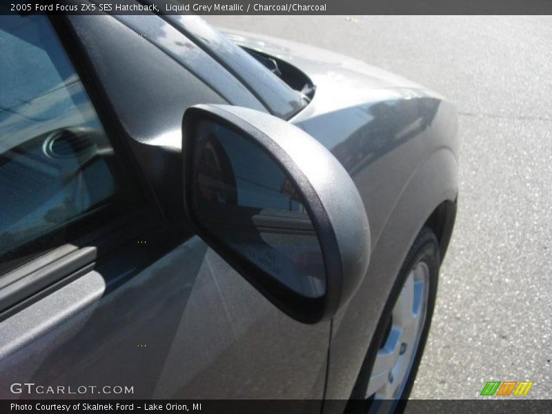 Liquid Grey Metallic / Charcoal/Charcoal 2005 Ford Focus ZX5 SES Hatchback