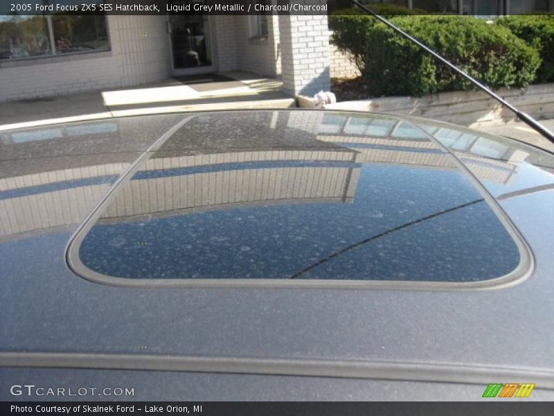 Liquid Grey Metallic / Charcoal/Charcoal 2005 Ford Focus ZX5 SES Hatchback