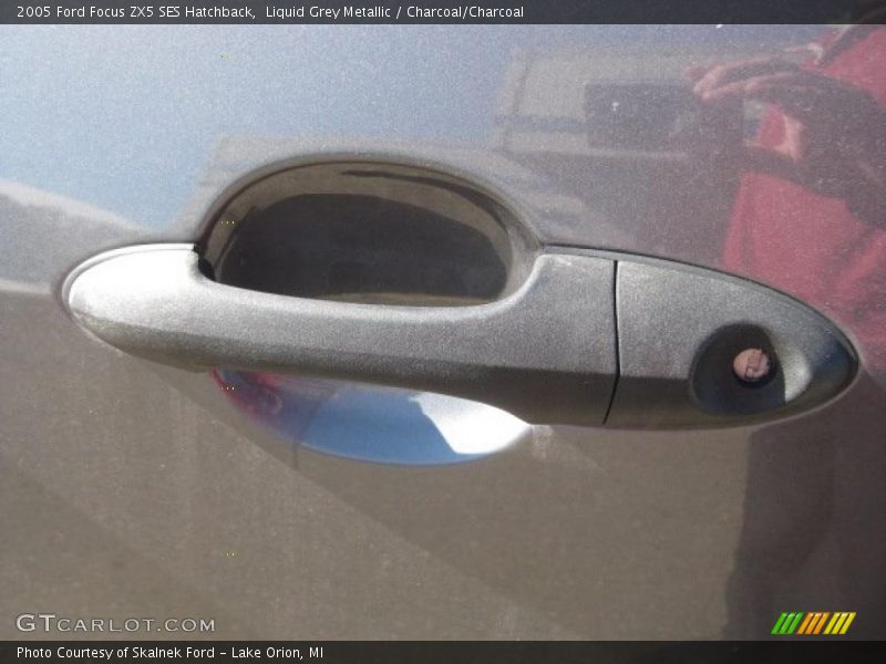 Liquid Grey Metallic / Charcoal/Charcoal 2005 Ford Focus ZX5 SES Hatchback