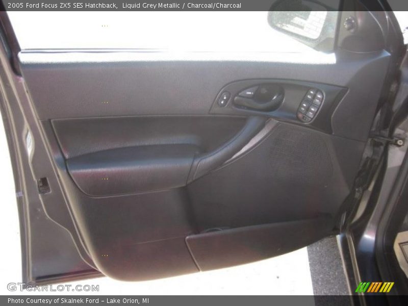 Liquid Grey Metallic / Charcoal/Charcoal 2005 Ford Focus ZX5 SES Hatchback
