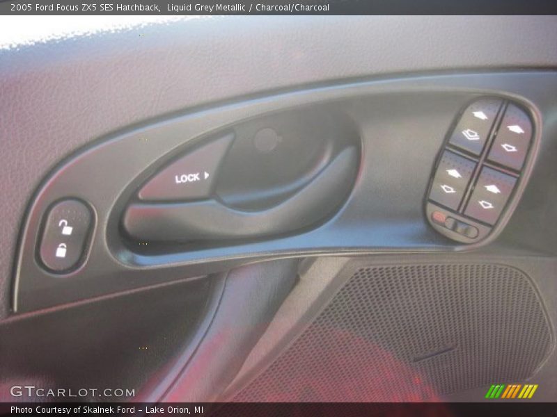 Liquid Grey Metallic / Charcoal/Charcoal 2005 Ford Focus ZX5 SES Hatchback