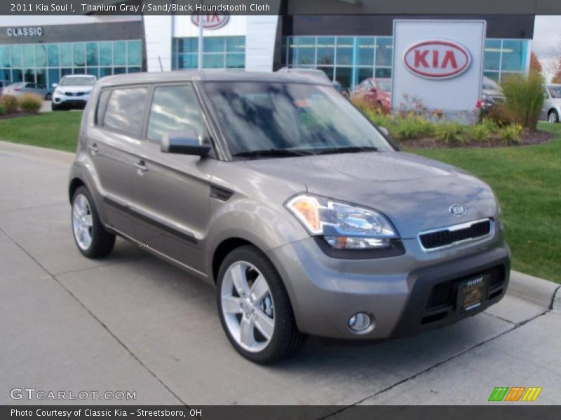 Titanium Gray / Sand/Black Houndstooth Cloth 2011 Kia Soul !