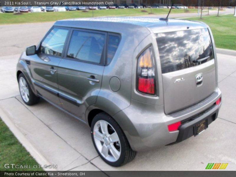 Titanium Gray / Sand/Black Houndstooth Cloth 2011 Kia Soul !