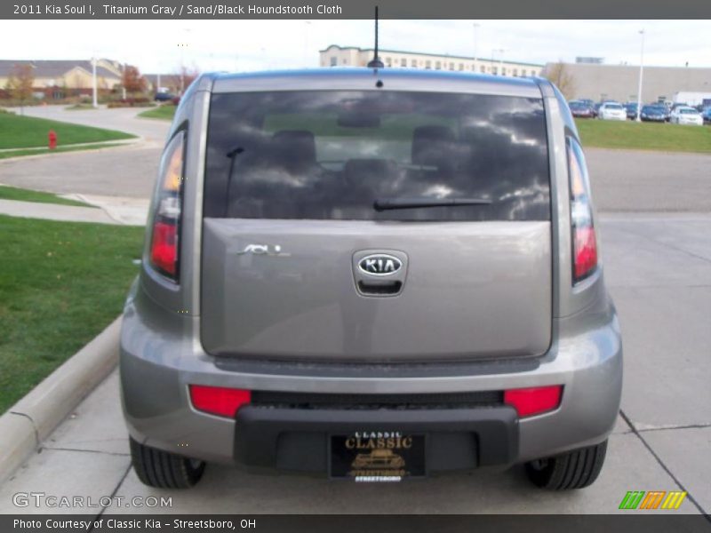 Titanium Gray / Sand/Black Houndstooth Cloth 2011 Kia Soul !