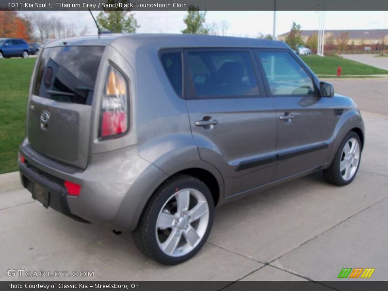 Titanium Gray / Sand/Black Houndstooth Cloth 2011 Kia Soul !