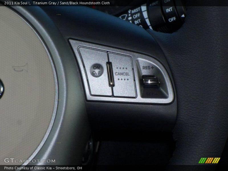 Titanium Gray / Sand/Black Houndstooth Cloth 2011 Kia Soul !