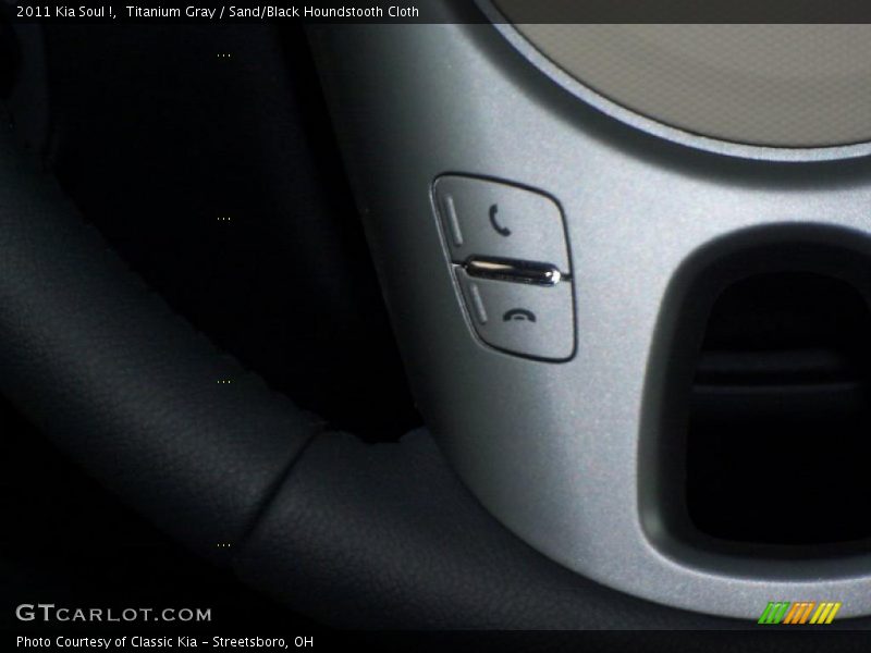 Titanium Gray / Sand/Black Houndstooth Cloth 2011 Kia Soul !