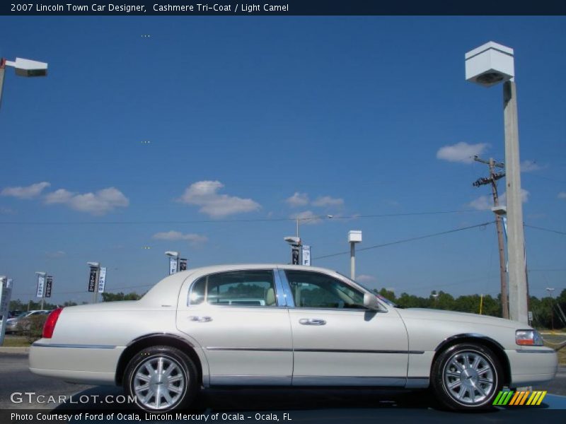 Cashmere Tri-Coat / Light Camel 2007 Lincoln Town Car Designer