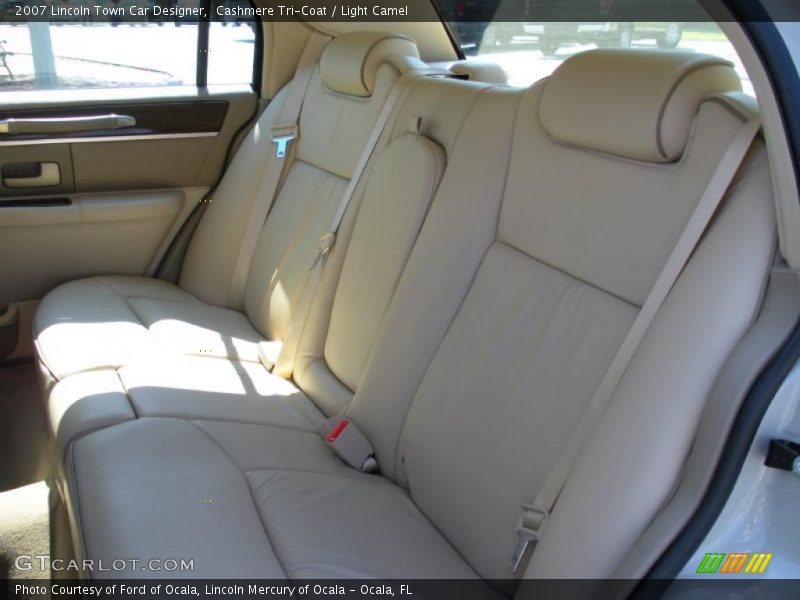  2007 Town Car Designer Light Camel Interior