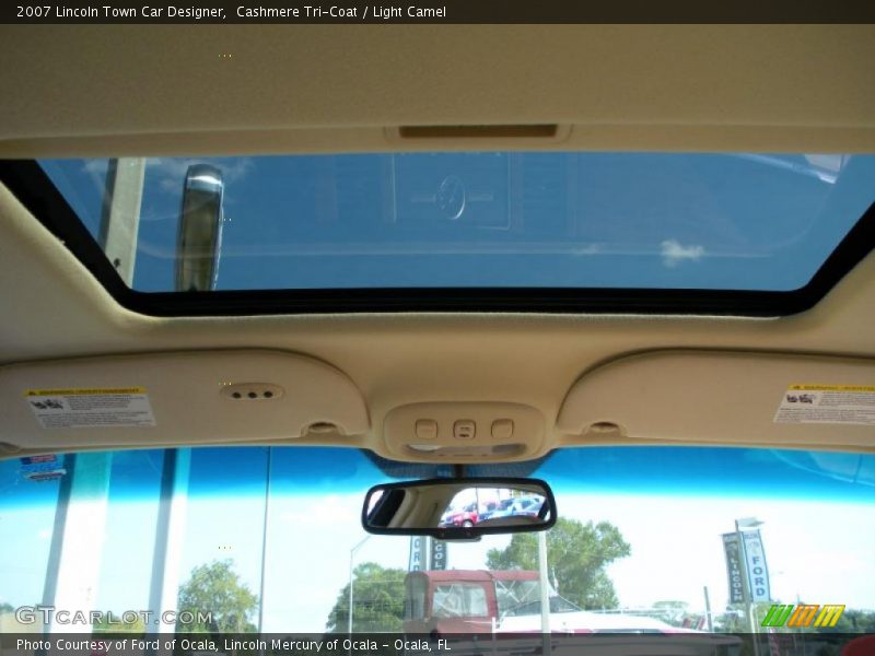 Cashmere Tri-Coat / Light Camel 2007 Lincoln Town Car Designer