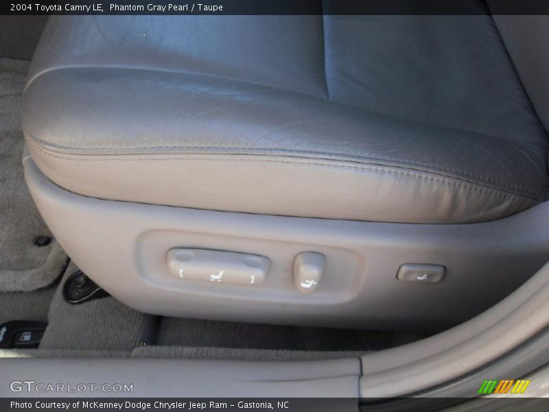 Phantom Gray Pearl / Taupe 2004 Toyota Camry LE