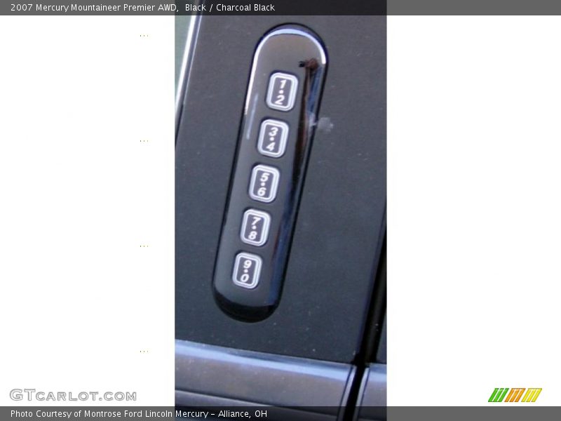 Black / Charcoal Black 2007 Mercury Mountaineer Premier AWD