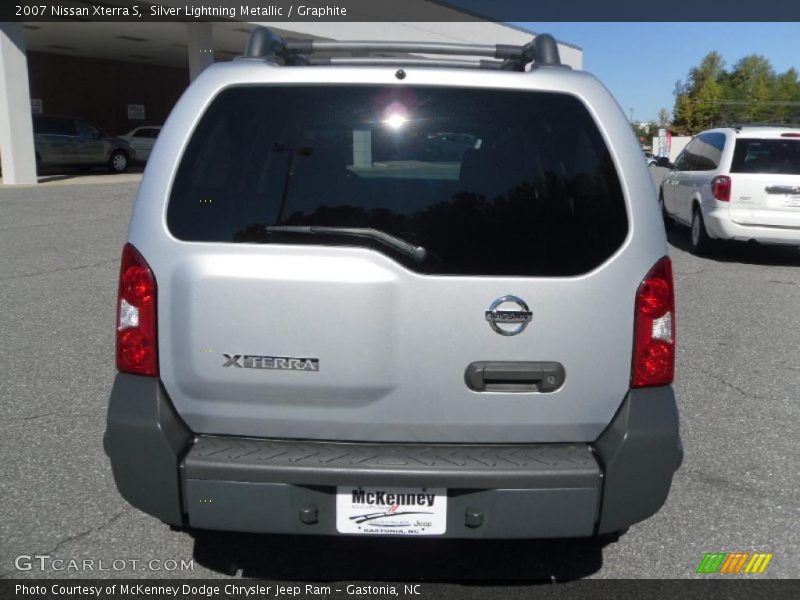 Silver Lightning Metallic / Graphite 2007 Nissan Xterra S