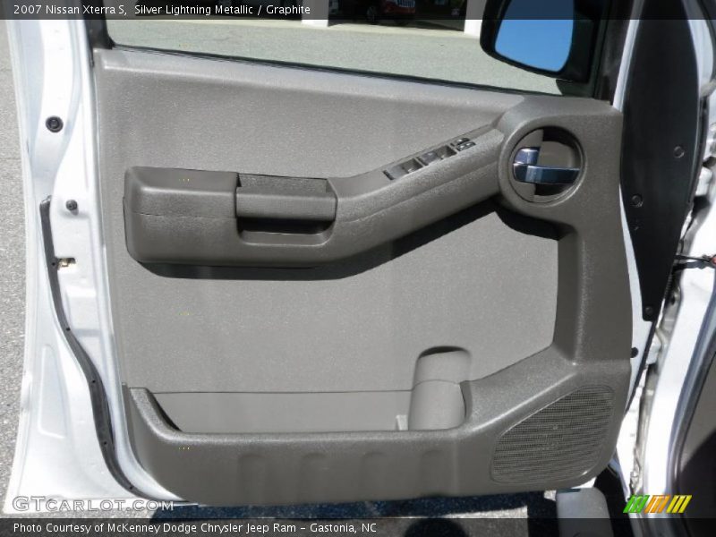 Silver Lightning Metallic / Graphite 2007 Nissan Xterra S