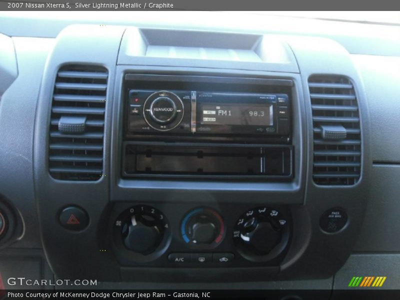Silver Lightning Metallic / Graphite 2007 Nissan Xterra S