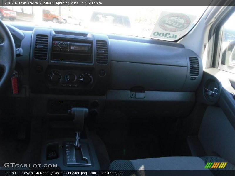 Silver Lightning Metallic / Graphite 2007 Nissan Xterra S