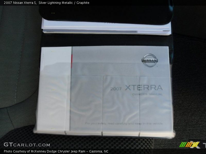 Silver Lightning Metallic / Graphite 2007 Nissan Xterra S