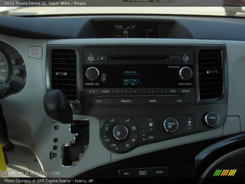 Super White / Bisque 2011 Toyota Sienna LE