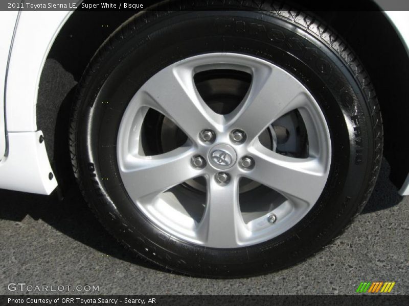 Super White / Bisque 2011 Toyota Sienna LE
