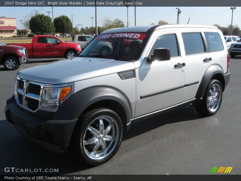 Bright Silver Metallic / Dark Slate Gray/Light Slate Gray 2007 Dodge Nitro SXT