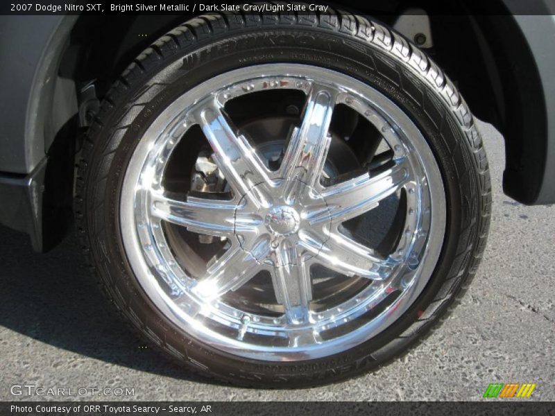 Bright Silver Metallic / Dark Slate Gray/Light Slate Gray 2007 Dodge Nitro SXT
