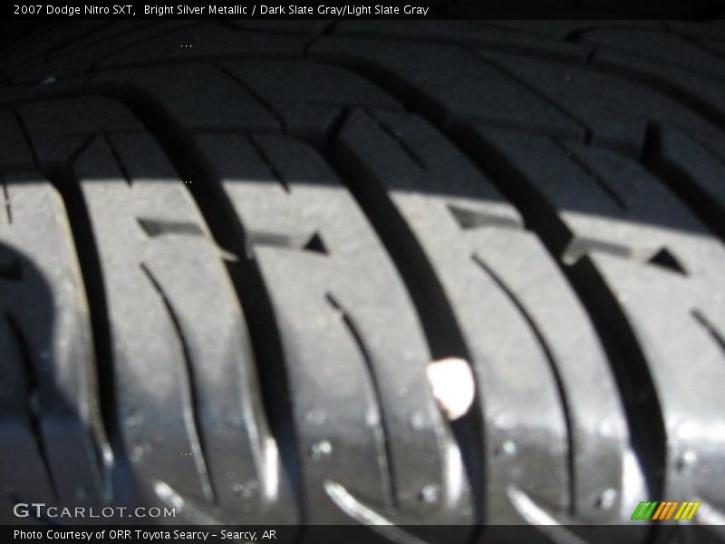 Bright Silver Metallic / Dark Slate Gray/Light Slate Gray 2007 Dodge Nitro SXT