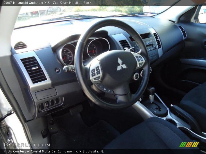 Cool Silver Metallic / Black 2007 Mitsubishi Outlander XLS