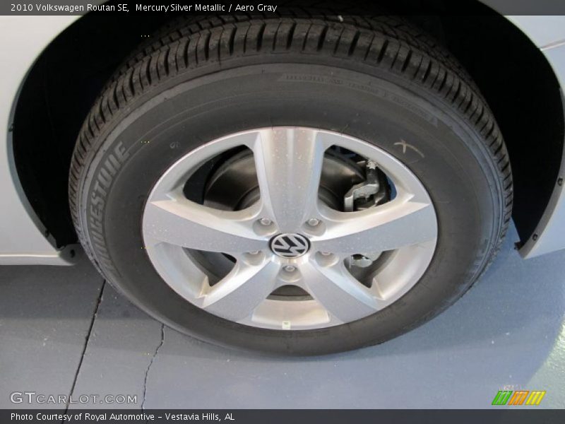 Mercury Silver Metallic / Aero Gray 2010 Volkswagen Routan SE