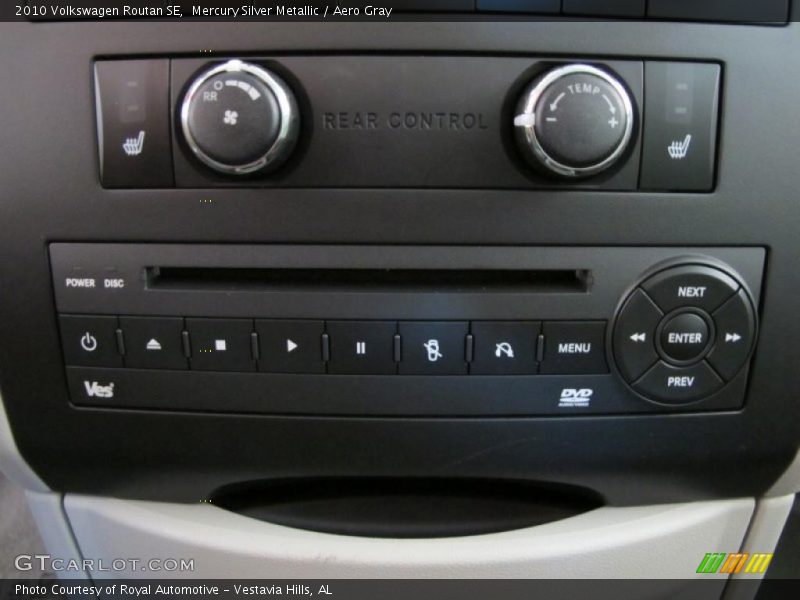 Mercury Silver Metallic / Aero Gray 2010 Volkswagen Routan SE