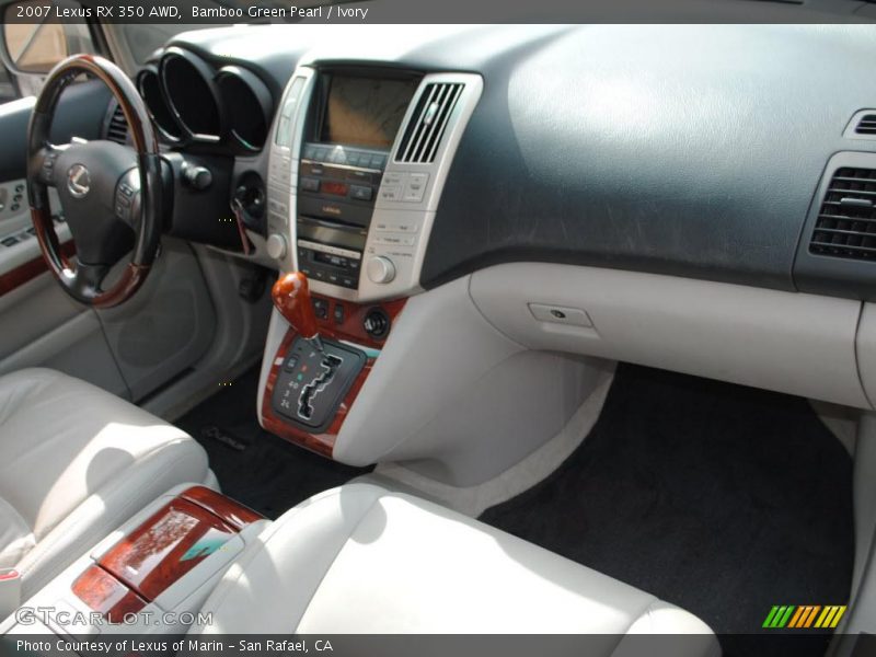 Dashboard of 2007 RX 350 AWD
