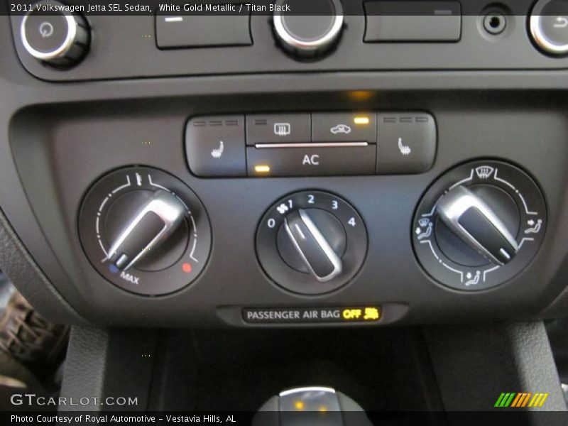 Controls of 2011 Jetta SEL Sedan