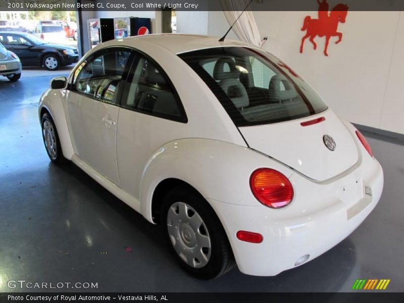 Cool White / Light Grey 2001 Volkswagen New Beetle GL Coupe