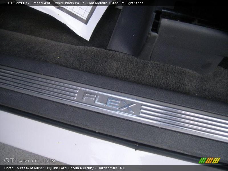 White Platinum Tri-Coat Metallic / Medium Light Stone 2010 Ford Flex Limited AWD