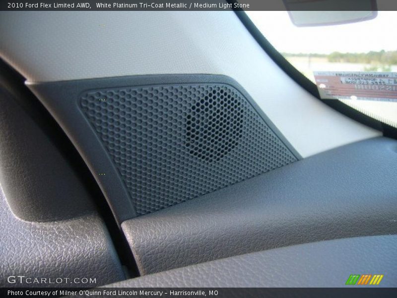 White Platinum Tri-Coat Metallic / Medium Light Stone 2010 Ford Flex Limited AWD