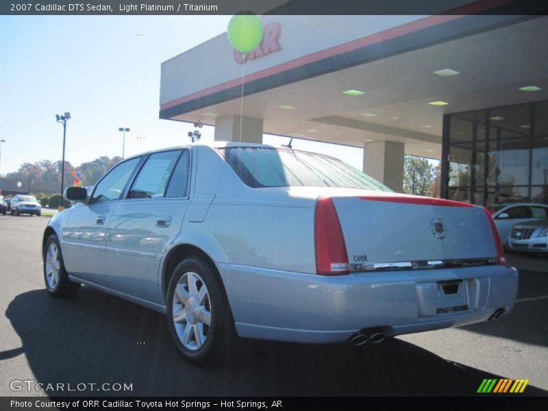 Light Platinum / Titanium 2007 Cadillac DTS Sedan