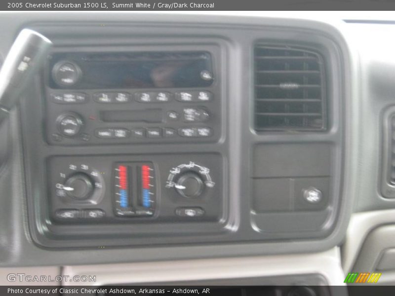 Summit White / Gray/Dark Charcoal 2005 Chevrolet Suburban 1500 LS