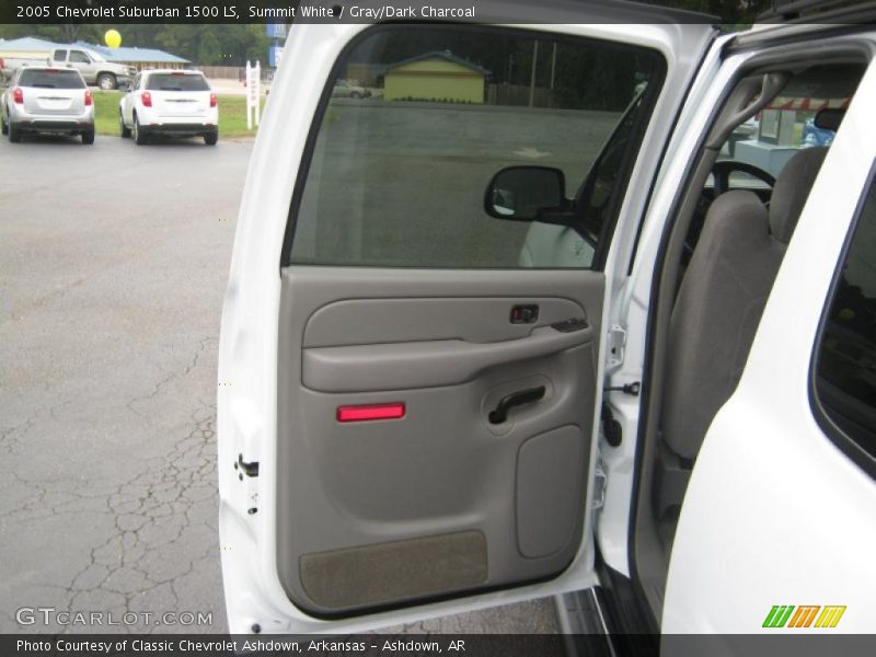 Summit White / Gray/Dark Charcoal 2005 Chevrolet Suburban 1500 LS