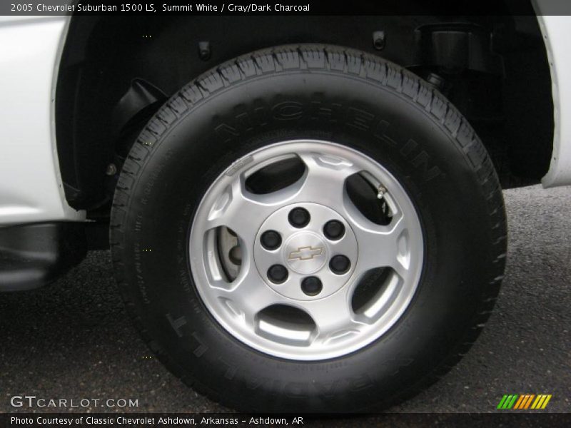  2005 Suburban 1500 LS Wheel
