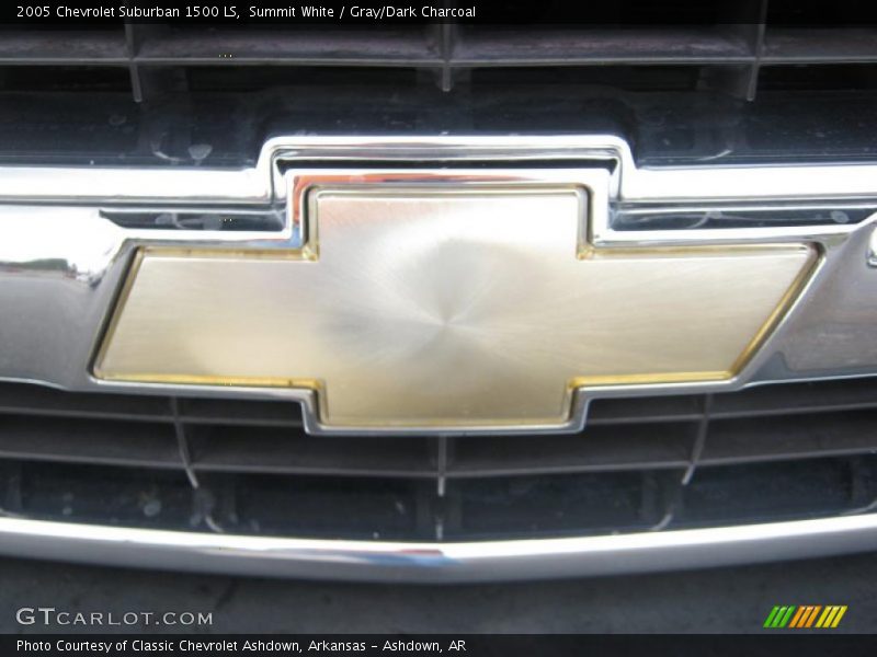 Summit White / Gray/Dark Charcoal 2005 Chevrolet Suburban 1500 LS