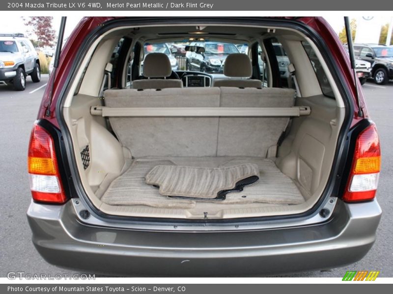  2004 Tribute LX V6 4WD Trunk