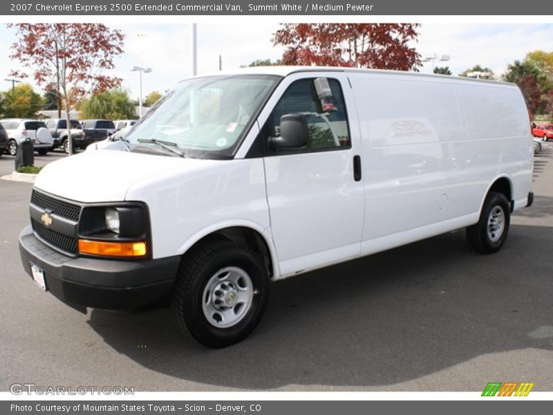 Front 3/4 View of 2007 Express 2500 Extended Commercial Van