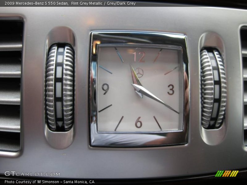 Controls of 2009 S 550 Sedan