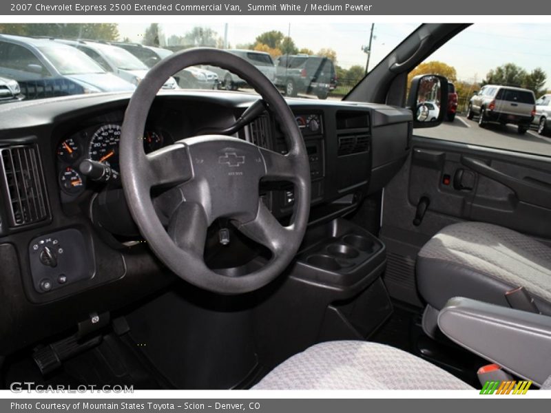 Dashboard of 2007 Express 2500 Extended Commercial Van