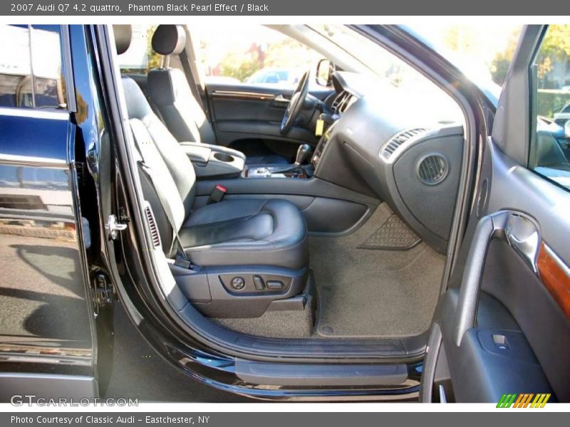  2007 Q7 4.2 quattro Black Interior