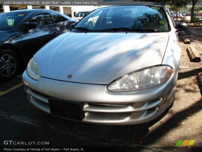 Bright Silver Metallic / Dark Slate Gray 2002 Dodge Intrepid SE